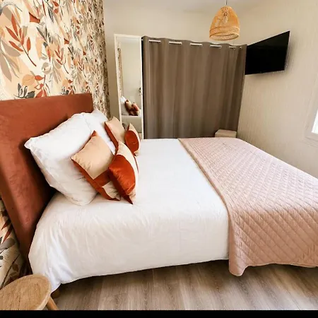 Holiday home Les Pommes Tapees Turquant